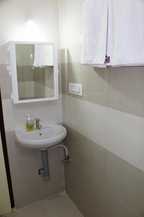 Sri Lakshmi Estates Apartment Siddapura  ภายนอก รูปภาพ