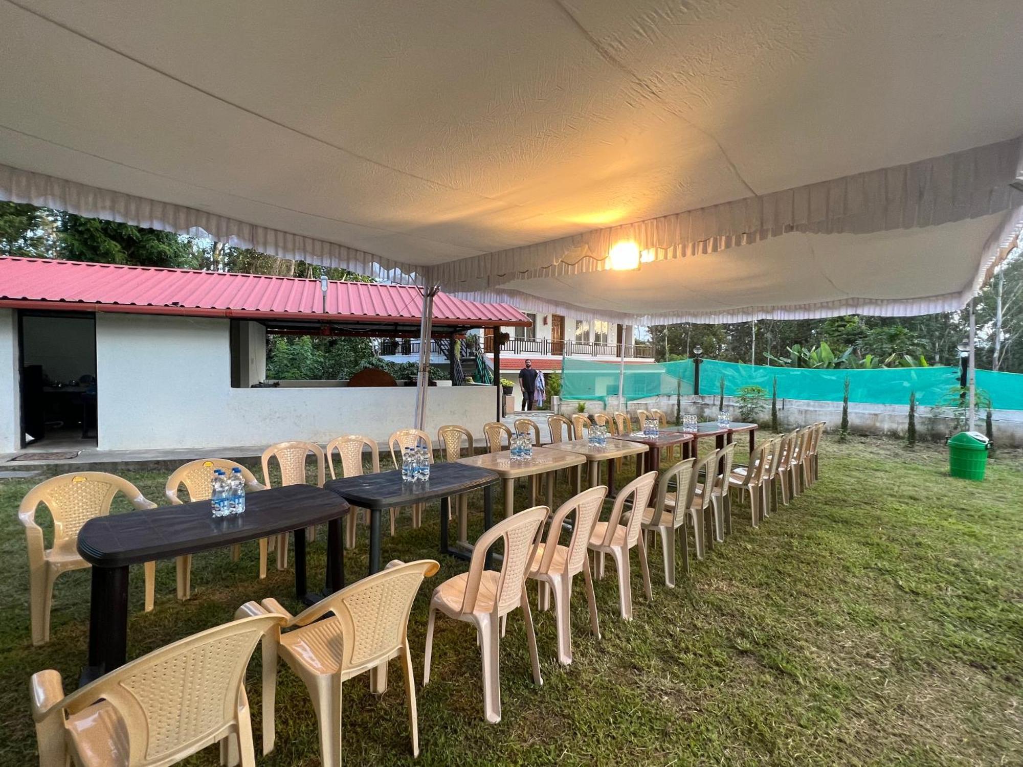 Sri Lakshmi Estates Apartment Siddapura  ภายนอก รูปภาพ